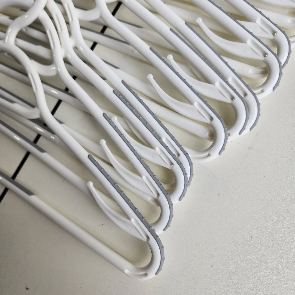 18 Pcs Slim Non Slip Hangers - Space Saving Hangers Clothes Lingerie Hooks White